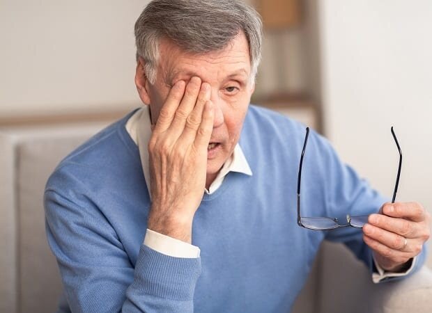 مشکلات بینایی مرتبط با سن در آستانه اشرفیه | پیشگیری و درمان