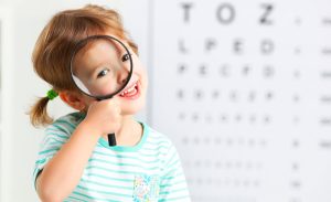 تشخیص تنبلی چشم در آستانه اشرفیه | اهمیت سن تشخیص